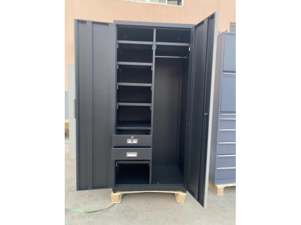 Multifunctionele dubbele deur met hoge kast