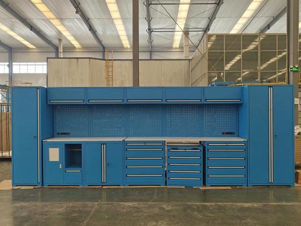 Combinatie van zware garagekast