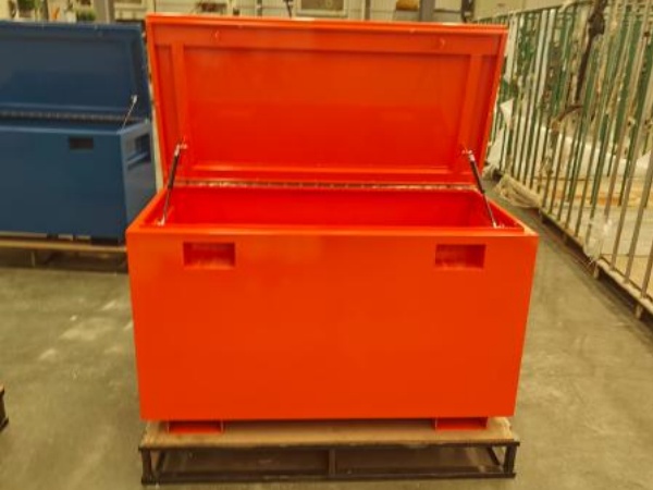 Kleine koudgerolde stalen waterdichte gereedschapskist