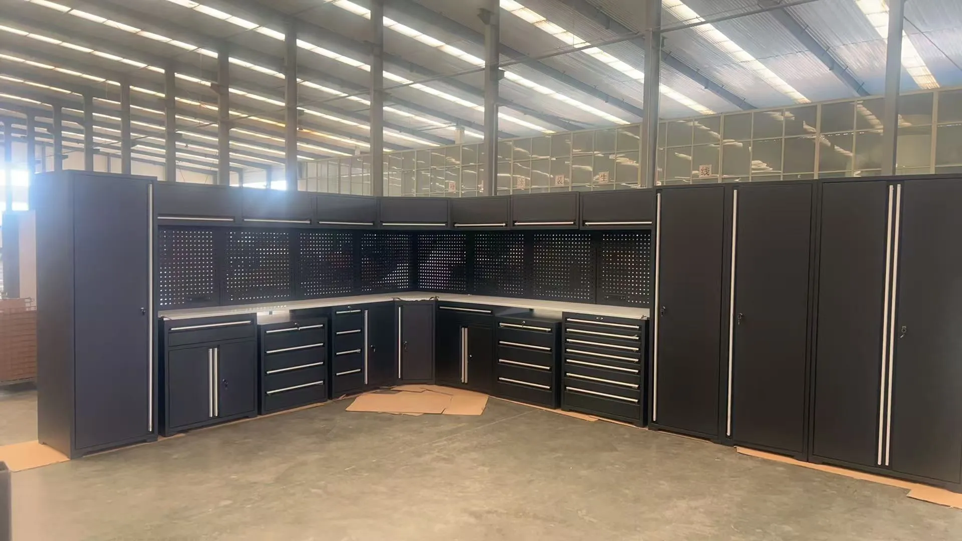 Wat zijn de voordelen van opslagstation met stalen gereedschap Garagekast?