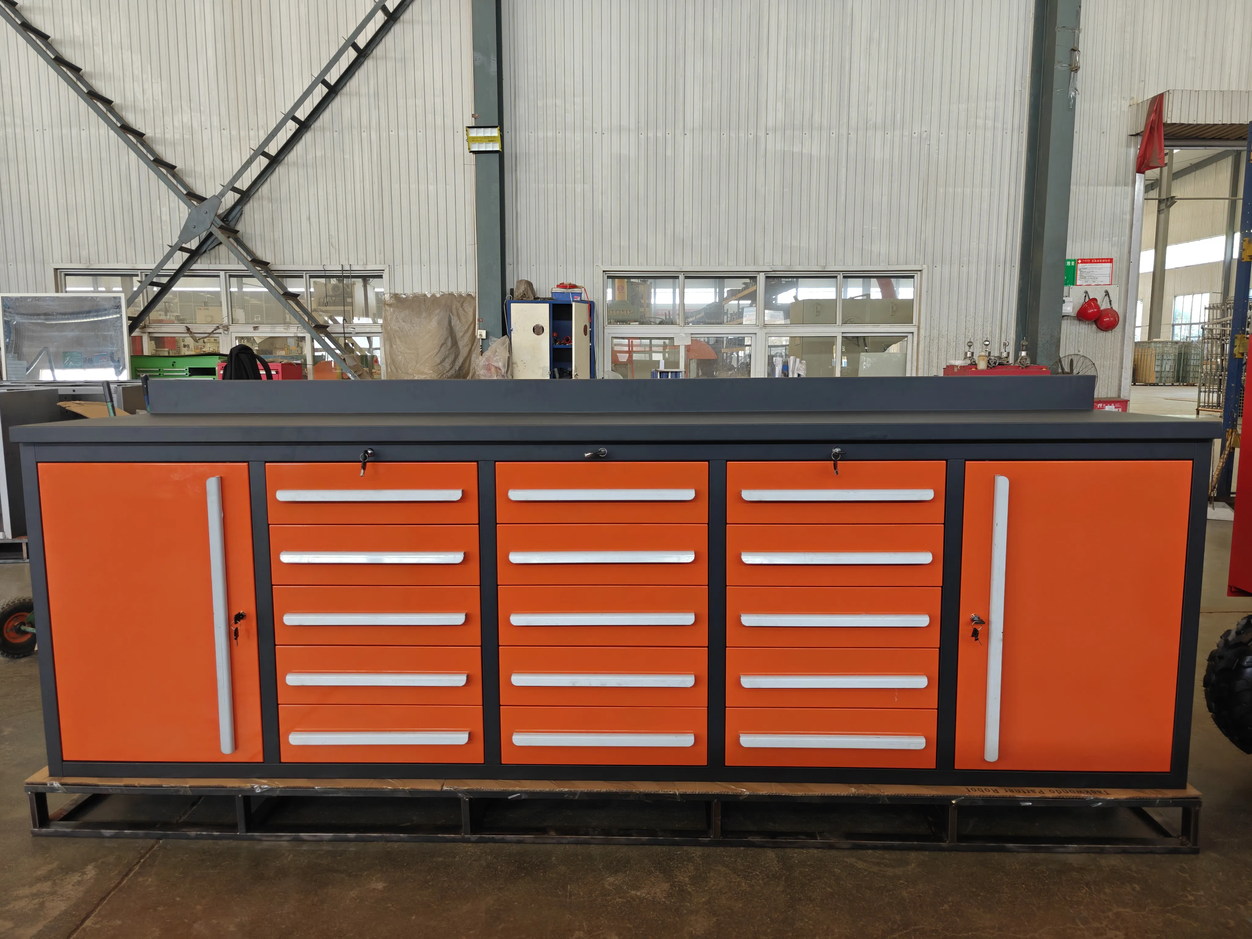 Wat zijn de kenmerken van Orange Tool Workbench?